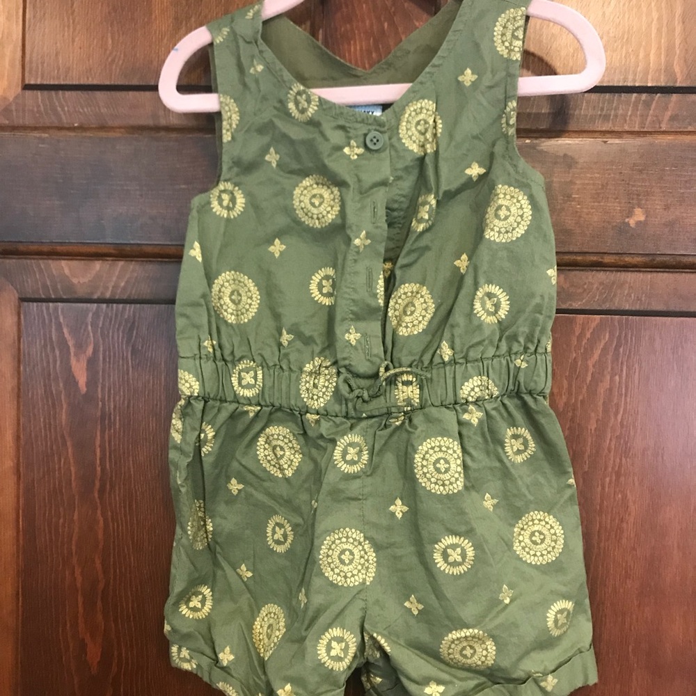 Girls Old Navy romper